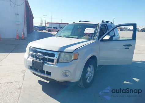 2011 Ford Escape Xlt z USA, uszkodzony, nr VIN 1FMCU0D76BKA87690